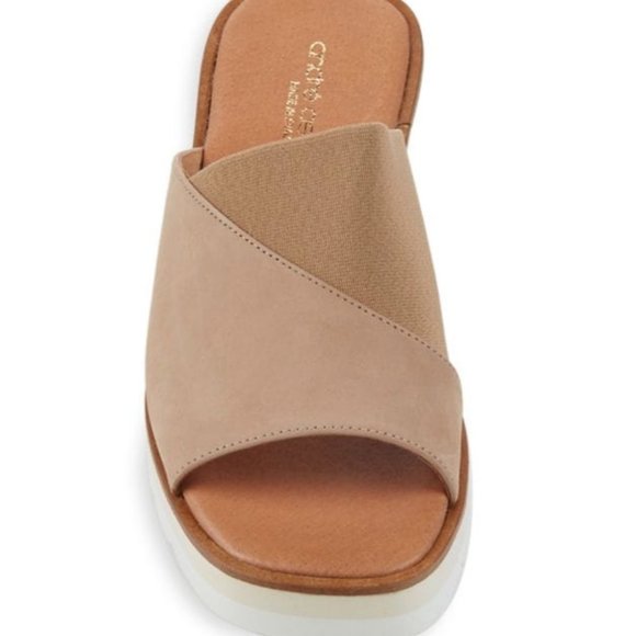 Andre Assous Platform Sandals - Picture 6 of 6